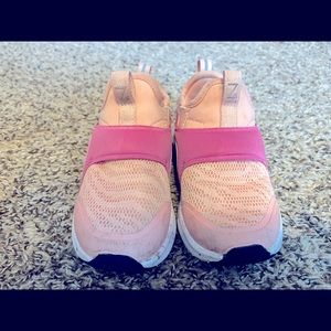 Zella toddler size 8 athletic shoes pink